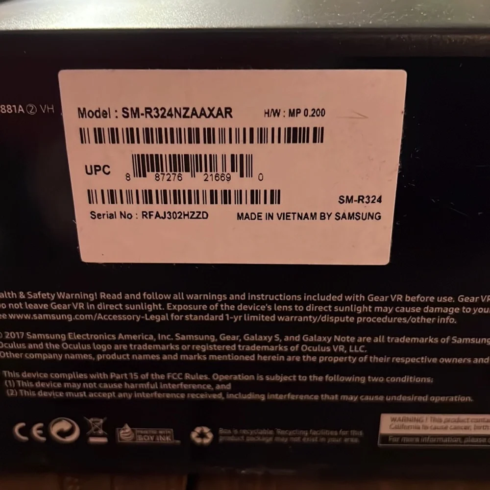 New never used! Samsung Gear VR with Controller